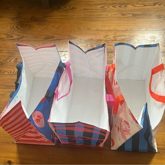 NWT Trader Joes 3 Reusable Holiday Christmas Gift Tote Bags - Picture 7 of 14